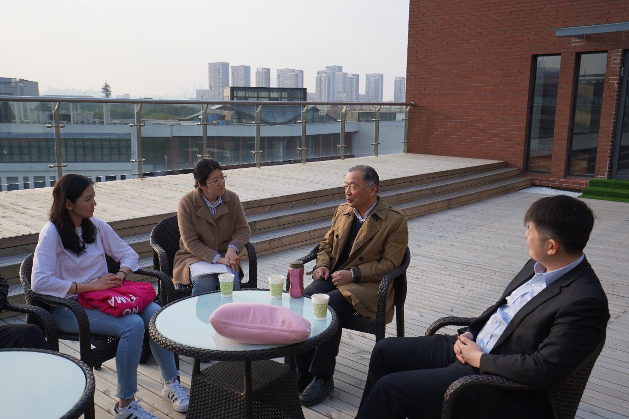 C:\Users\dell\Desktop\色情图新闻
2019\2019.03.15 温铁军\DSC01638.JPG